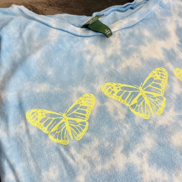 light blue & white tee with neon butterflies! 🦋 - Picture 3 of 4